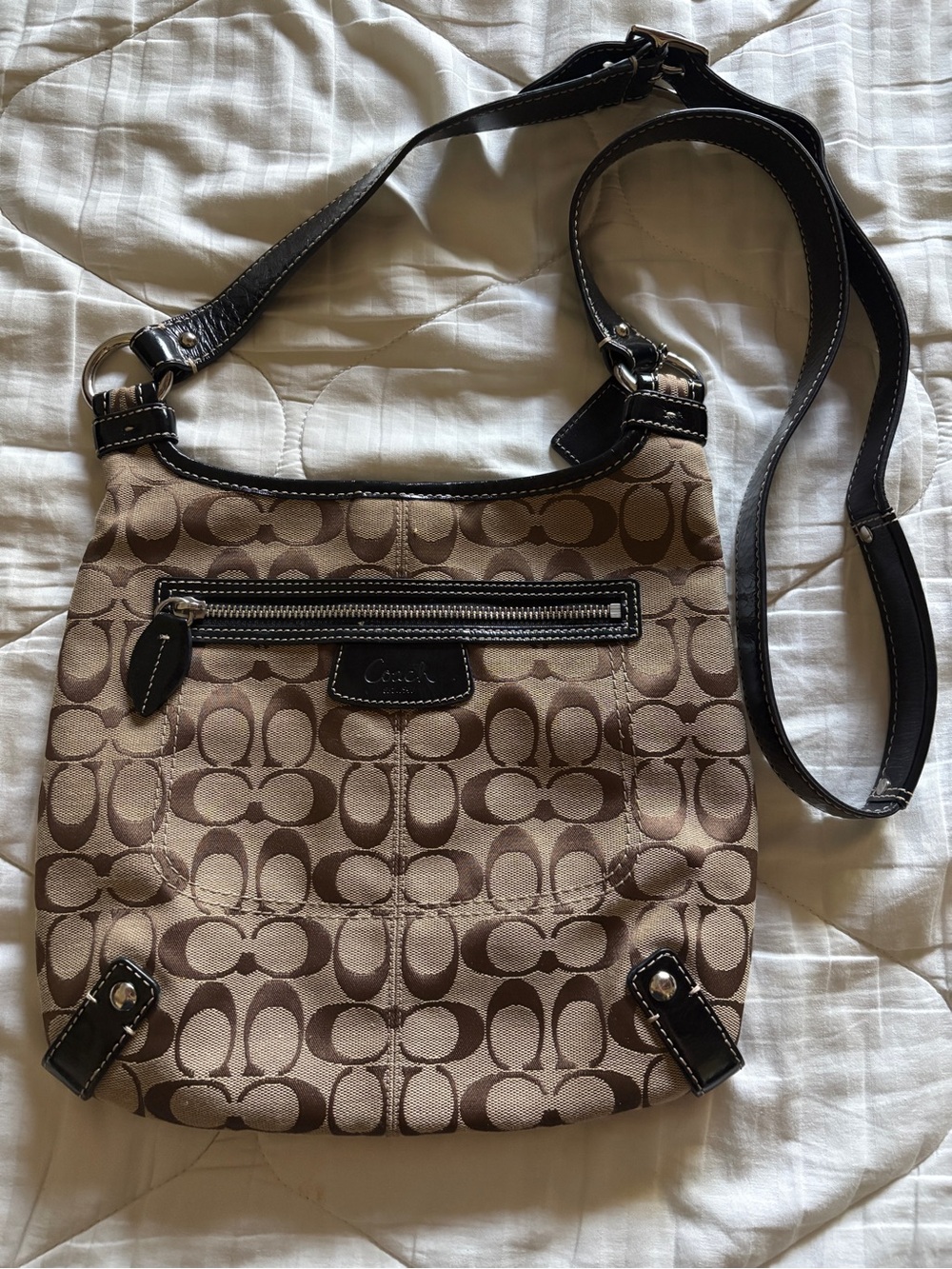 Coach signature Crossbody bag in the color khaki